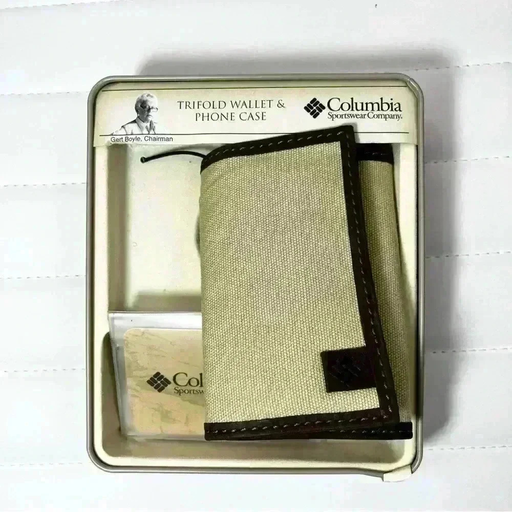 NIB Columbia trifold khaki wallet with brown leather trim